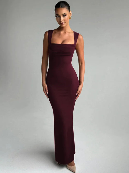 Maxikleid mit quadratischem Ausschnitt, figurbetont, skulpturales Abendkleid
