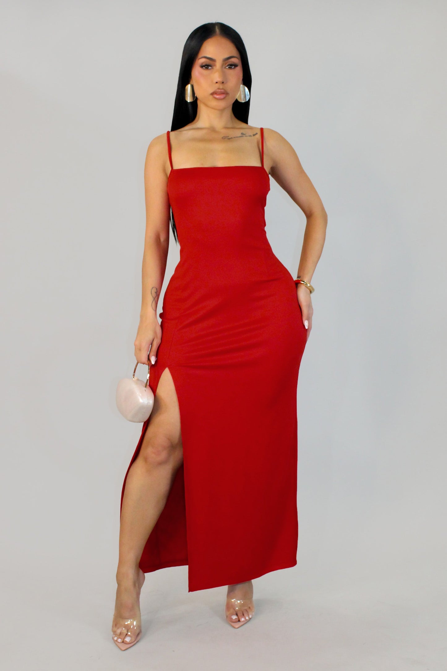 Verspieltes leichtes rotes Kleid