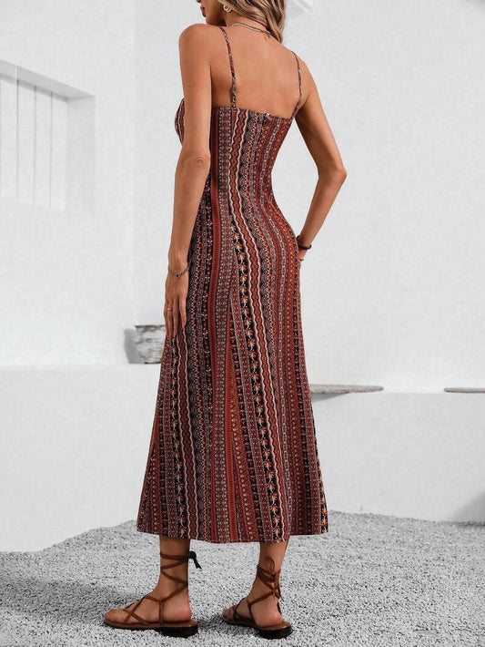 Damen-Maxikleid von vorne mit auffälligem ethnischem Print
