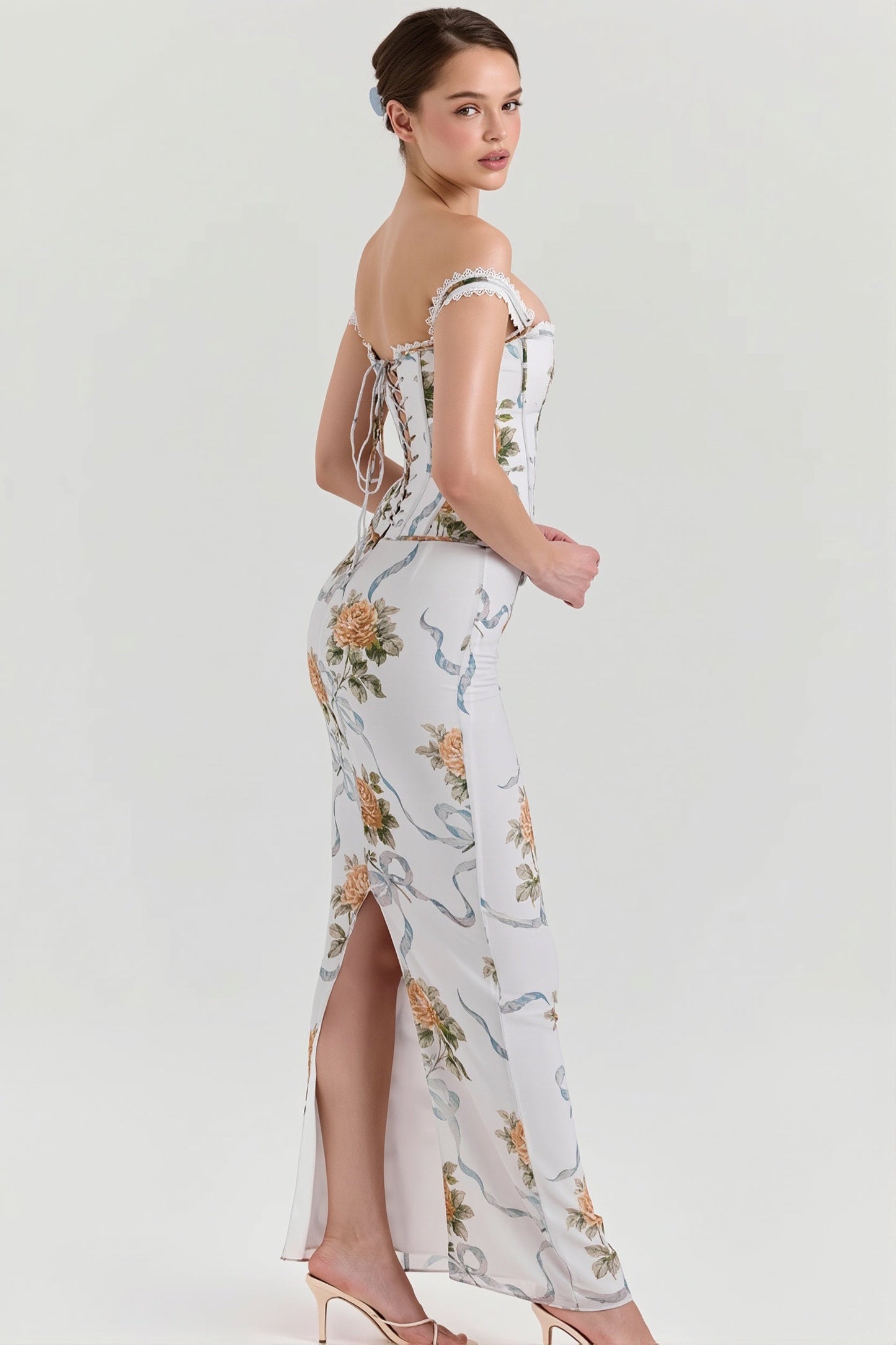 Damenkleid mit Blumenmuster für sommerliche Looks