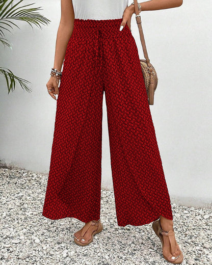 Damen weite Hose mit weitem Bein im Detail mit geometrischem Print