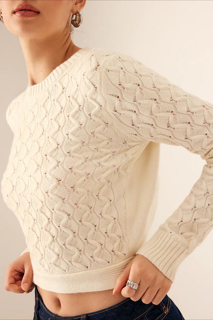 Eleganter langärmliger Strickpullover für Damen mit Bindedetail am Rücken