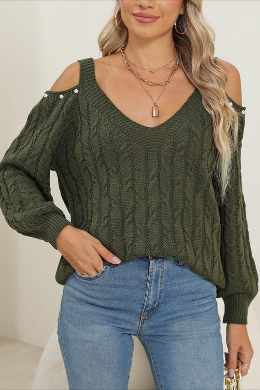 Damen Pullover mit V-Ausschnitt und Off-Shoulder-Detail in Frontalansicht
