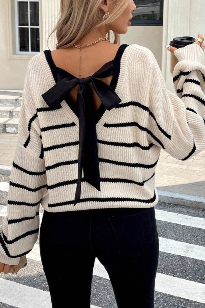 Damen Strickpullover gestreift kombiniert als lässiger Alltagslook