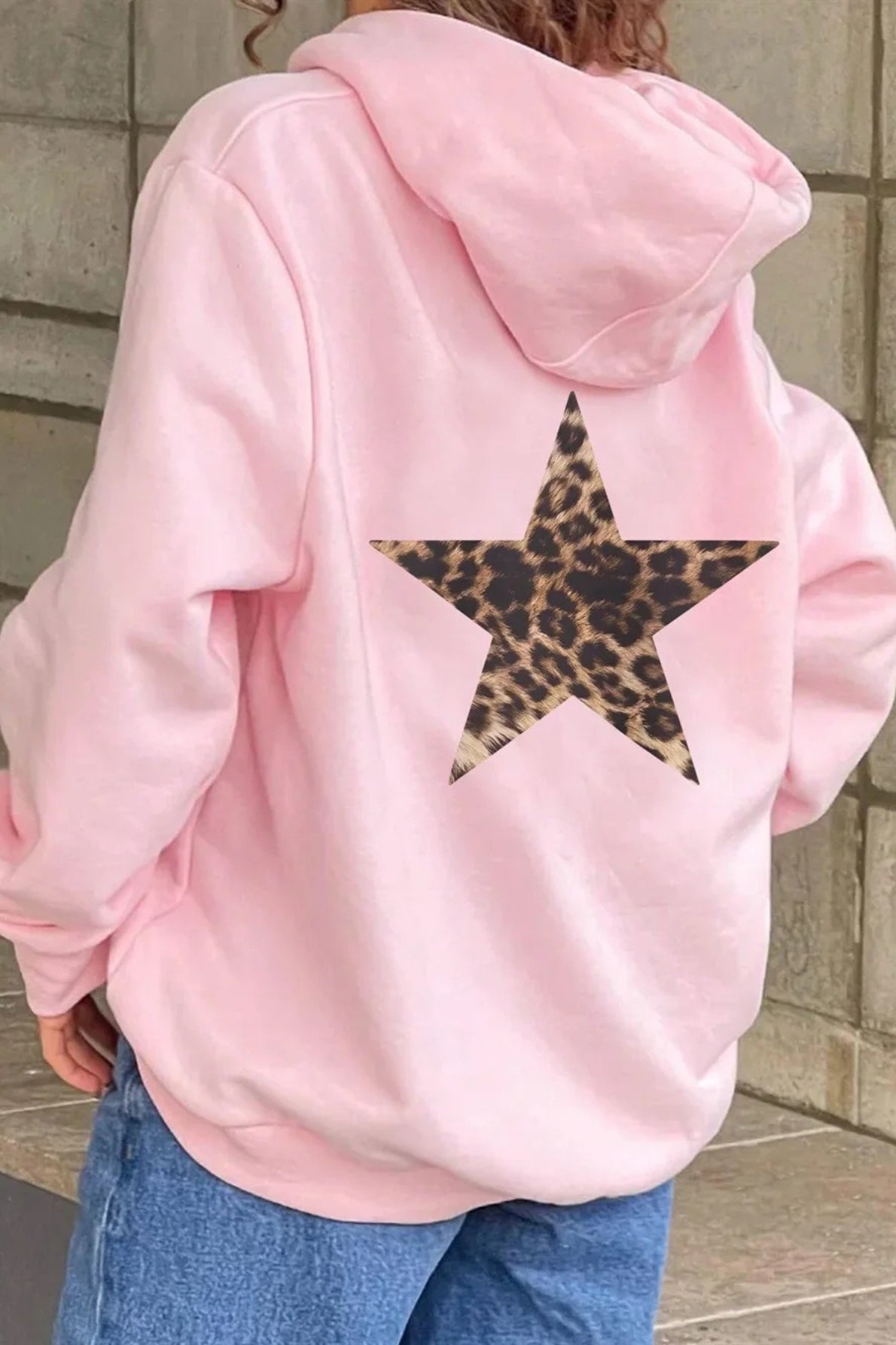 Detailansicht vom Sternprint auf dem Damen Hoodie
