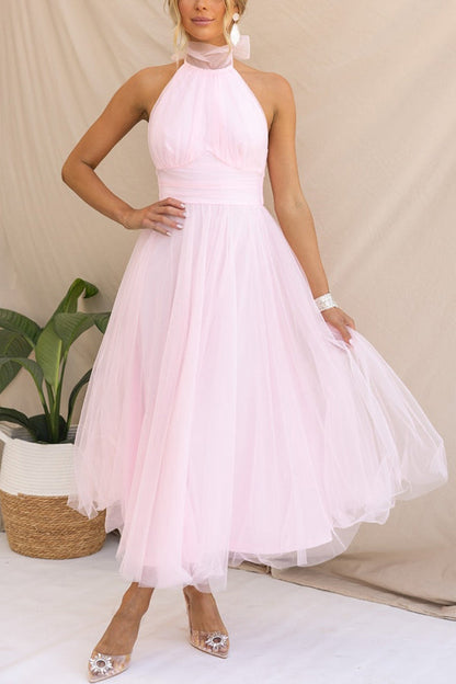 Maxikleid mit Neckholder und gerafften Details aus Tüll