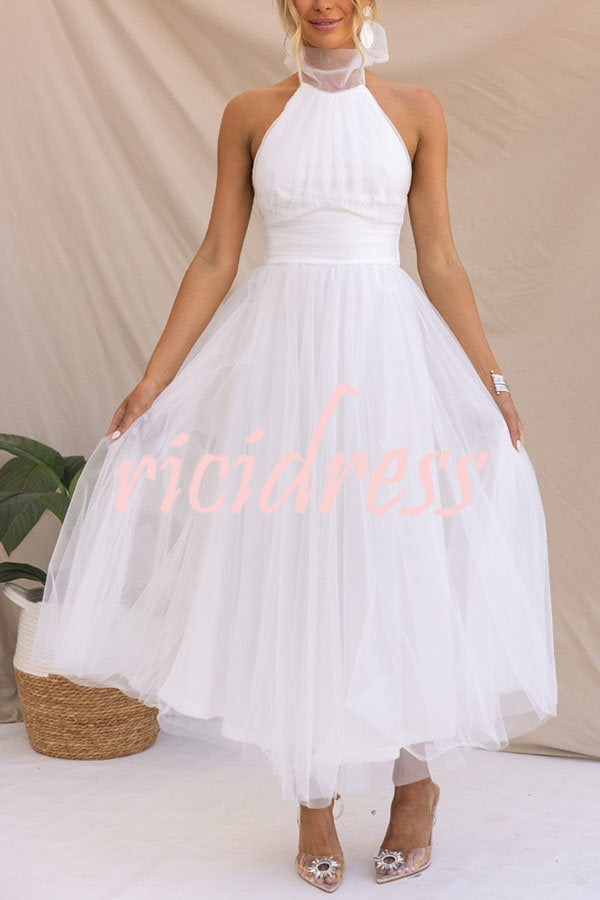 Maxikleid mit Neckholder und gerafften Details aus Tüll