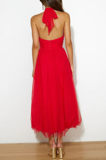 Maxikleid mit Neckholder und gerafften Details aus Tüll