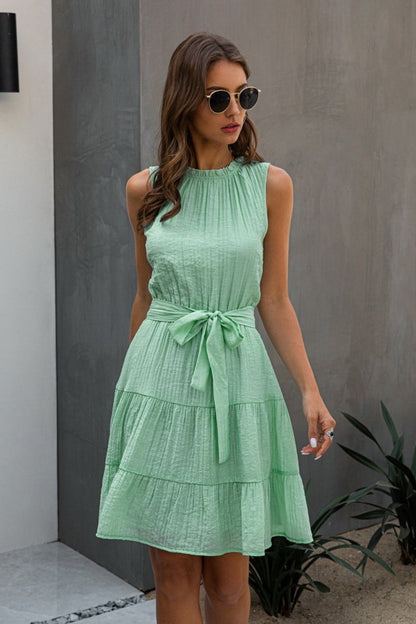 Ärmelloses Spitzen-Minikleid mit einfarbigem Design