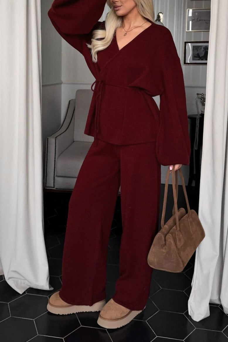 Damen-Strickset in einer Gesamtansicht mit Oberteil und Hose