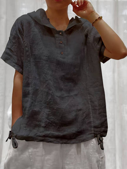Detailansicht der Knopfleiste am Damen Kurzarm Hoodie