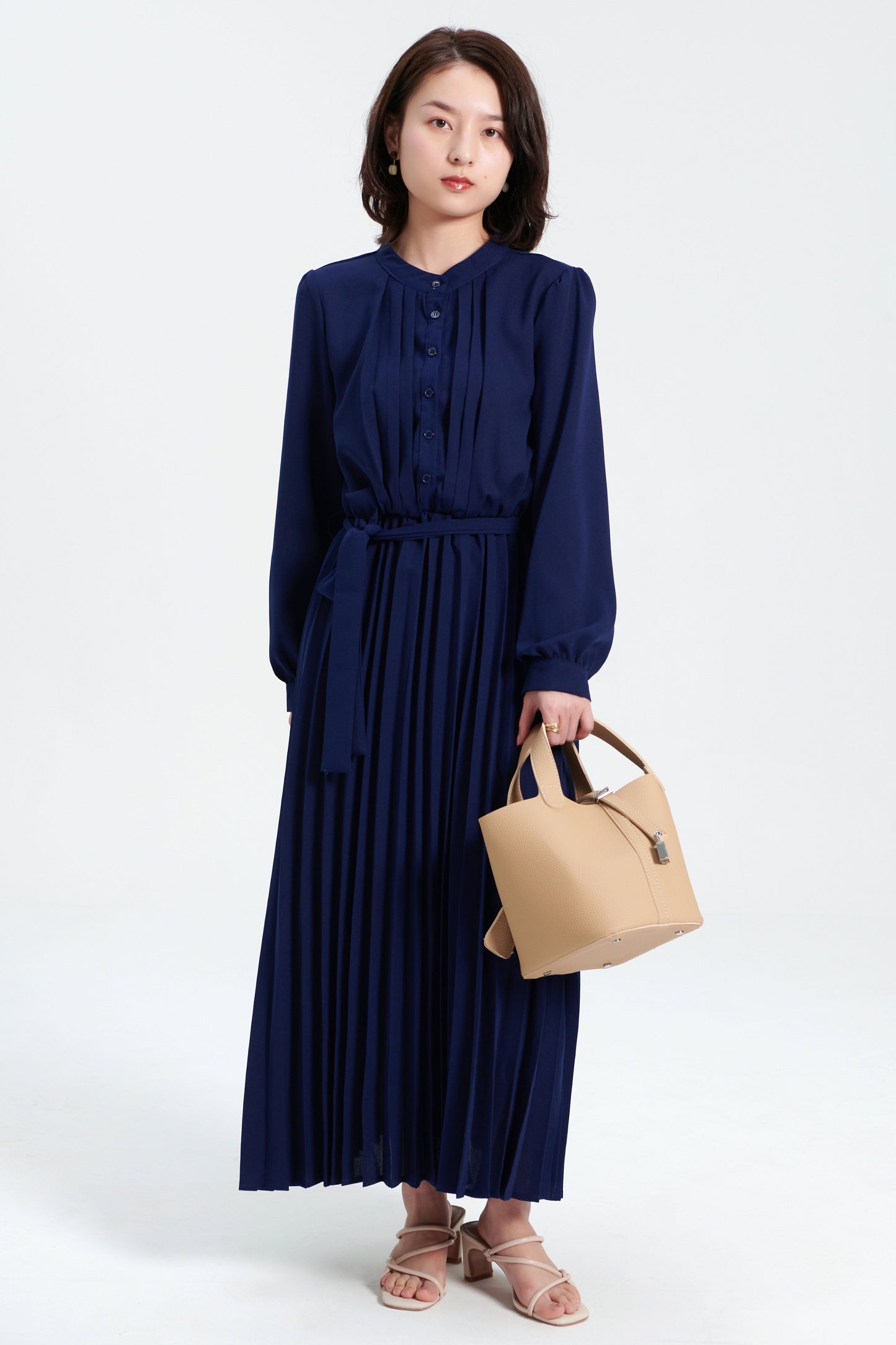 Faltenkleid aus Chiffon mit Puffärmeln