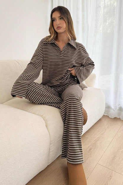 Vollständige Ansicht des zweiteiligen Damen Lounge Sets