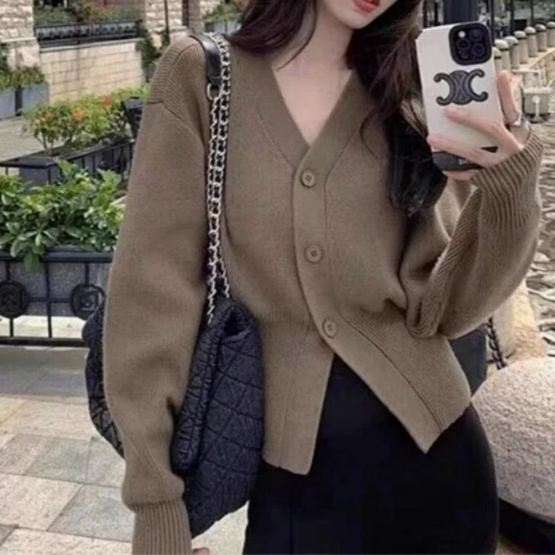 Damen Slim Fit Strick-Cardigan mit V-Ausschnitt