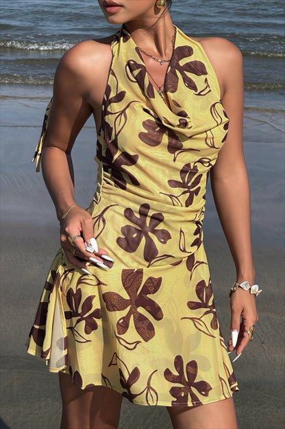 Damen Mini Kleid mit Blumenprint und Halterneck vorne gezeigt