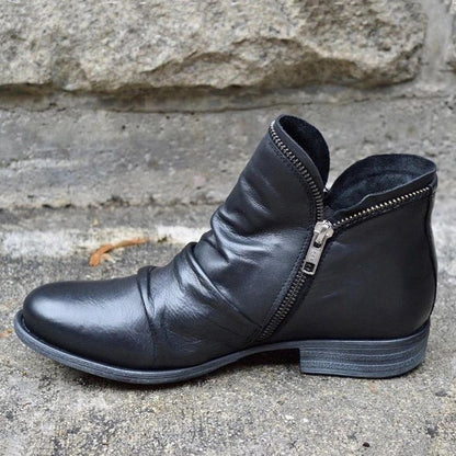 Rückansicht der knöchelhohen Lederstiefelette für Damen