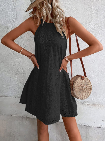 Minikleid mit Ösenkragen