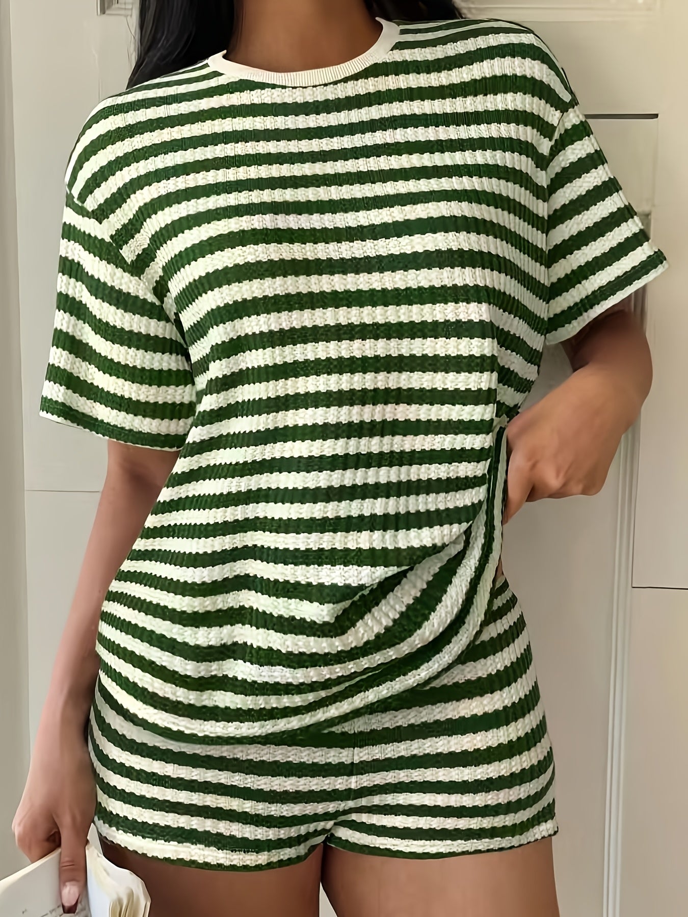 Gestreiftes T-Shirt mit Rundhalsausschnitt und Shorts Freizeitset
