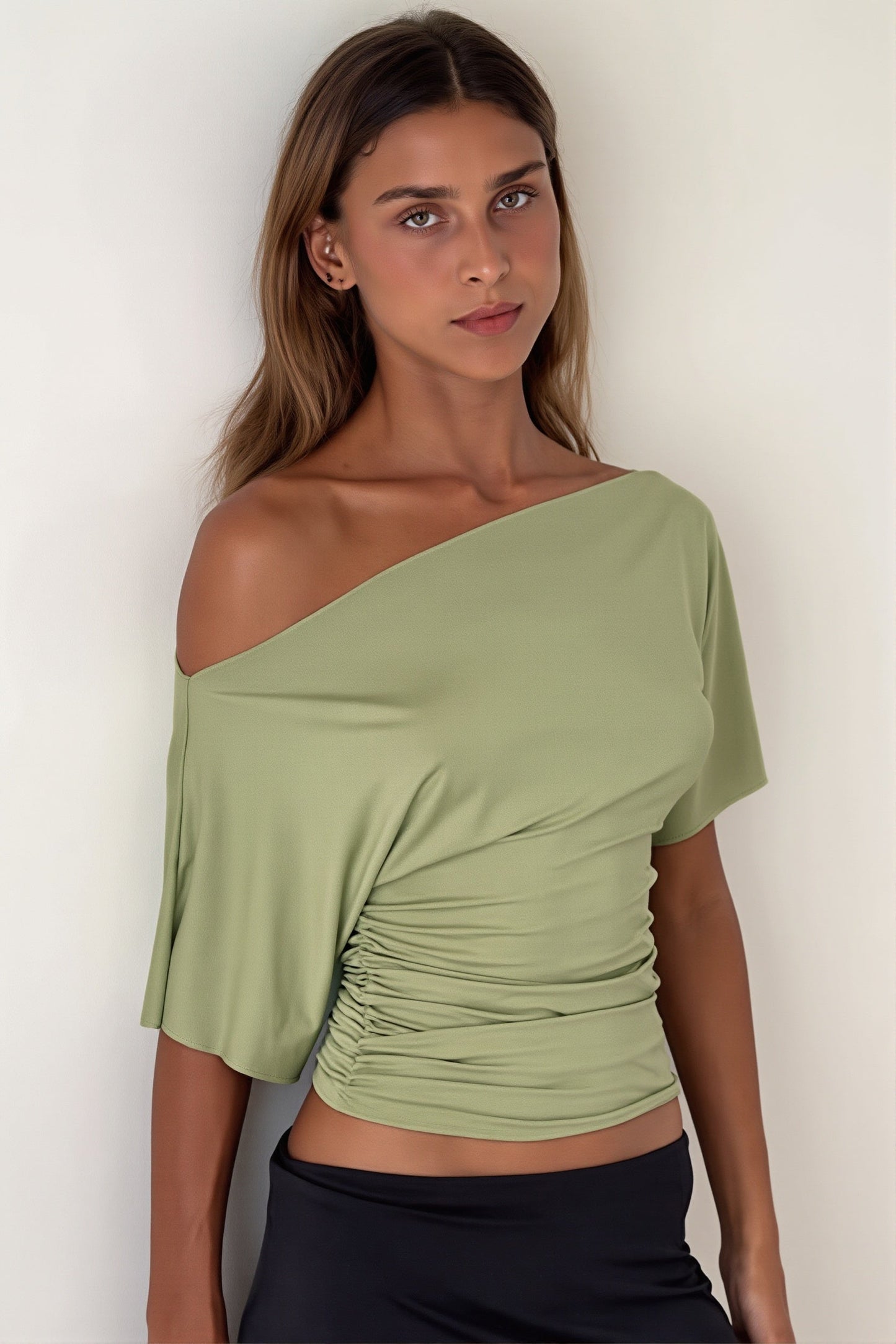 Slim Fit T-Shirt für Damen mit schulterfreiem Ausschnitt