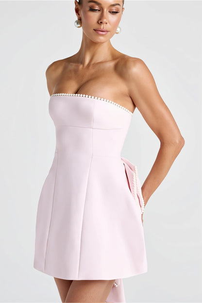 Leichtes Damen Sommerkleid kurz und feminin geschnitten