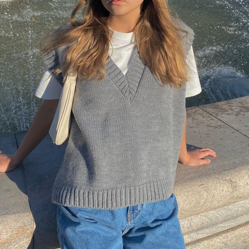 Nelly® | Stylischer, ärmelloser Pullover mit V-Ausschnitt