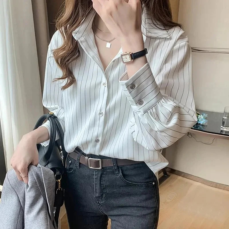 Damen lockeres gestreiftes Langarmshirt Blau Weiß