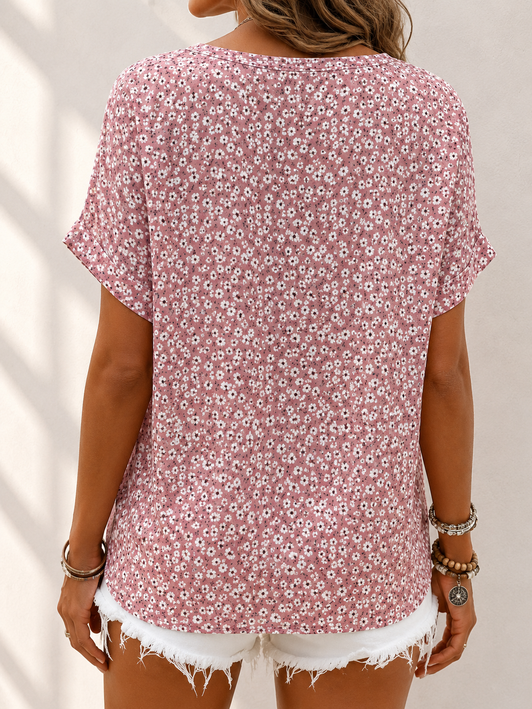 Damenbluse mit Blumenprint aus leichtem Stoff mit fliessendem Fall