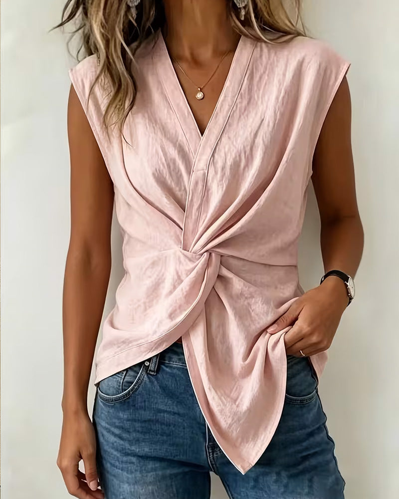 Damen-Tanktop mit V-Ausschnitt und asymmetrischem Saum in Vorderansicht