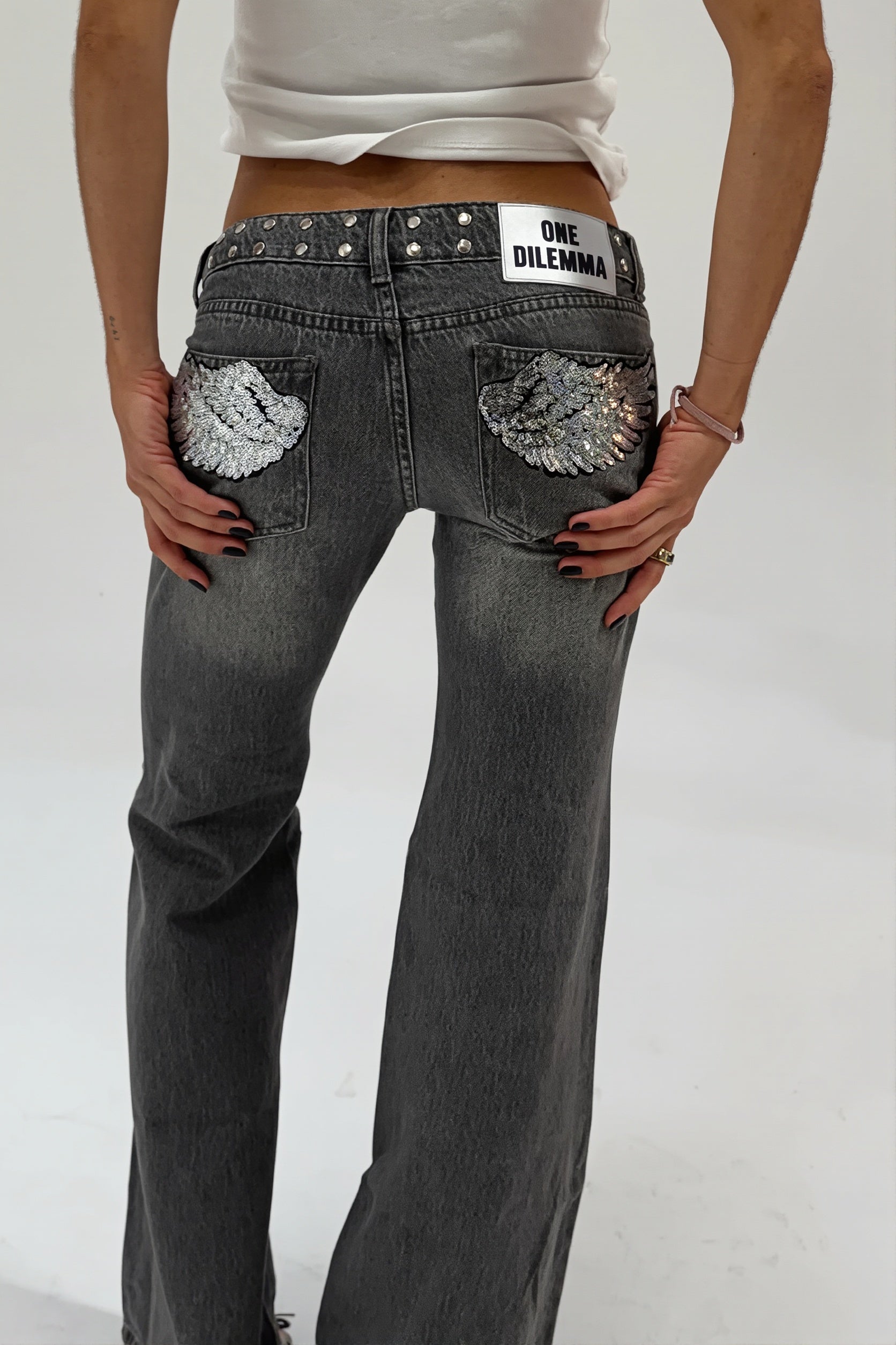 Damen Wide Leg Jeans aus Denim mit Patchwork Detail in Vorderansicht