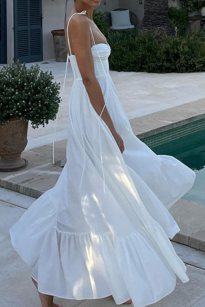 Lang fließendes Kleid aus Polyester in Weiß