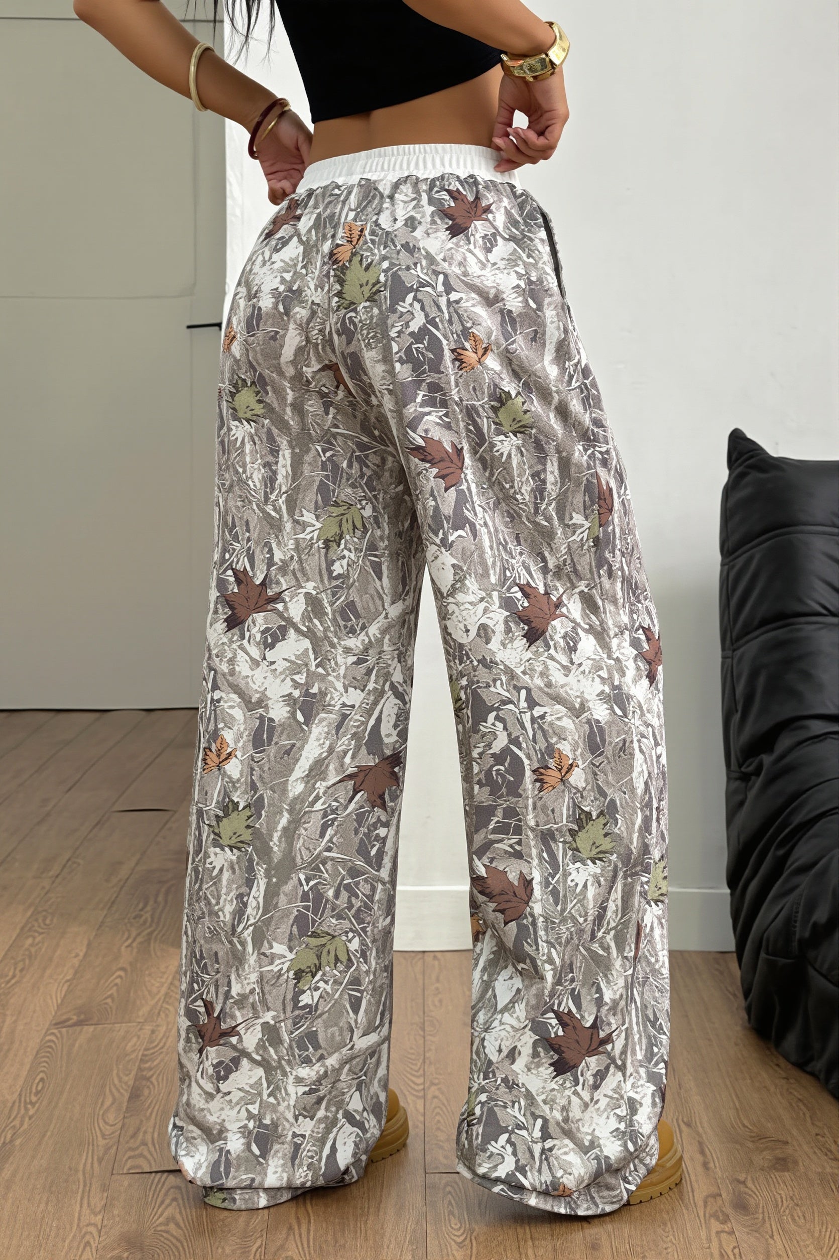 Damenhose mit Farbblockmuster und elegant weitem Bein