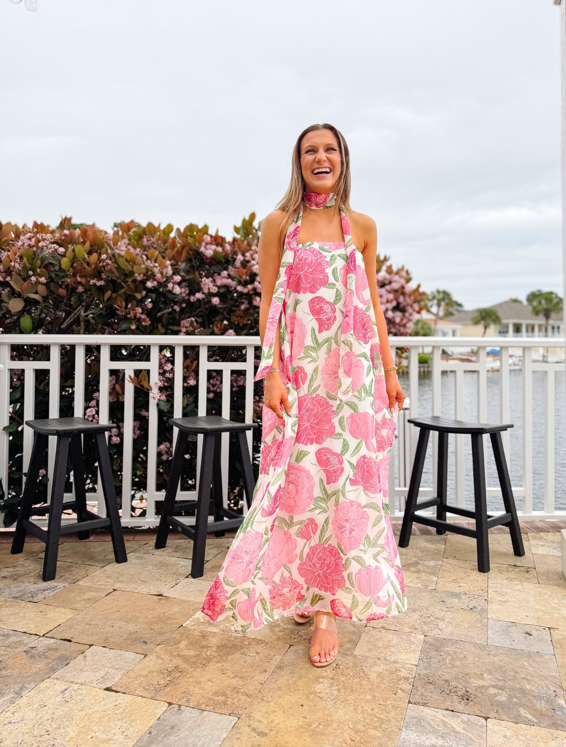 Elegantes Maxikleid für Damen in Rosé mit fliessendem Rock