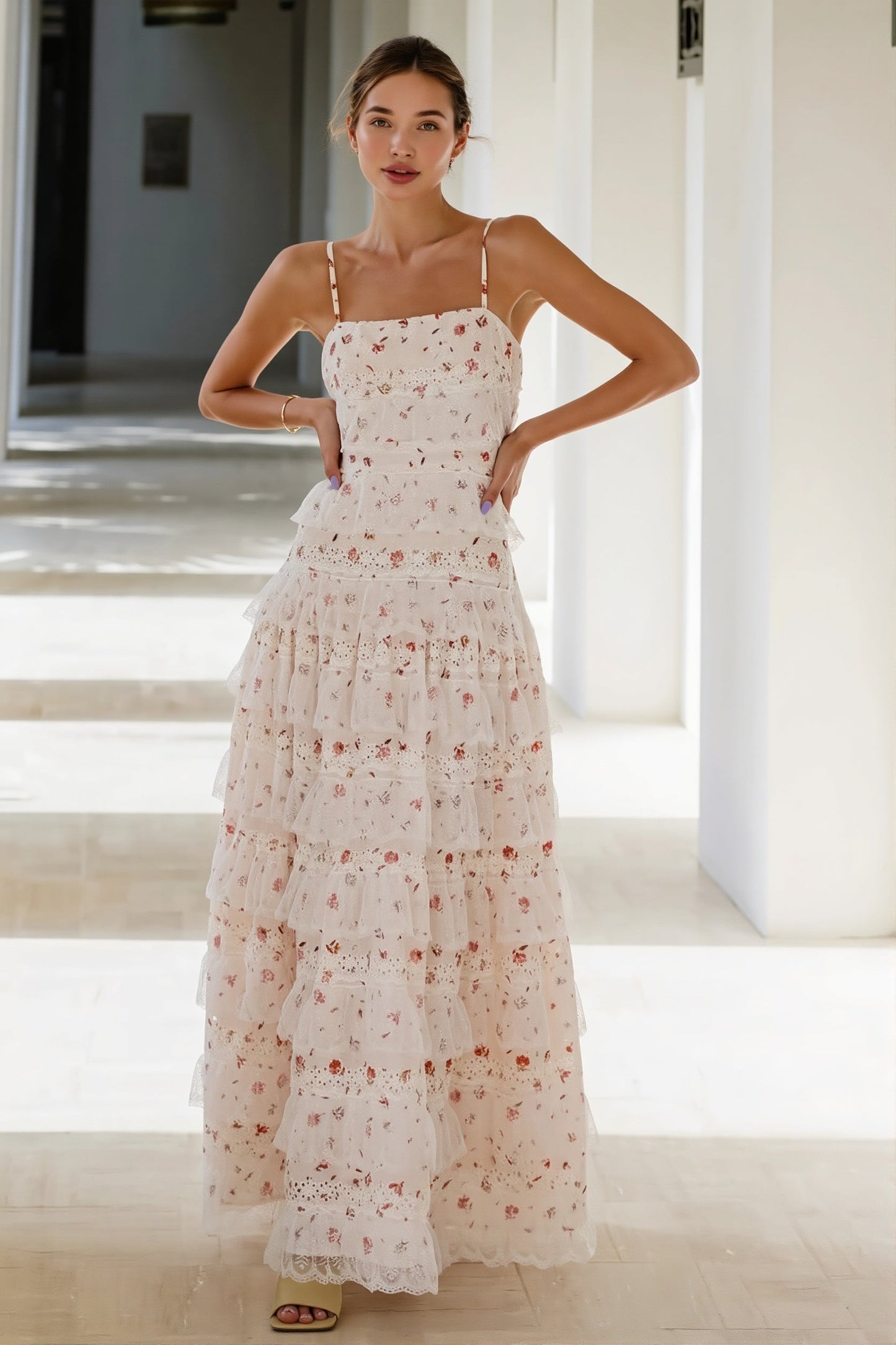 Damen Maxikleid mit Volants und Häkelspitze in voller Länge, Vorderansicht