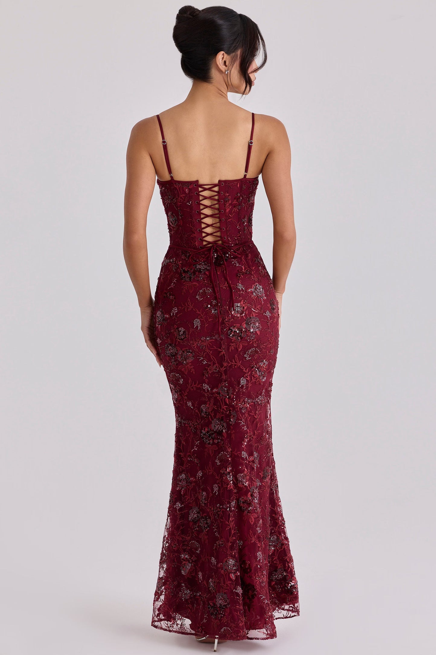 Elegantes ärmelloses Maxikleid mit V-Ausschnitt und Taillengürtel