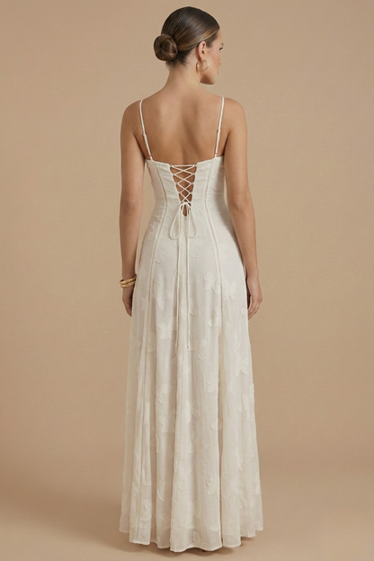 Maxikleid für Damen mit schmalen Trägern und femininem Schnitt
