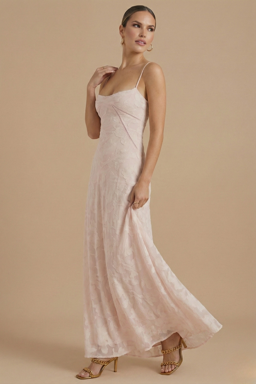 Damenkleid mit floraler Optik und fliessendem Maxirock