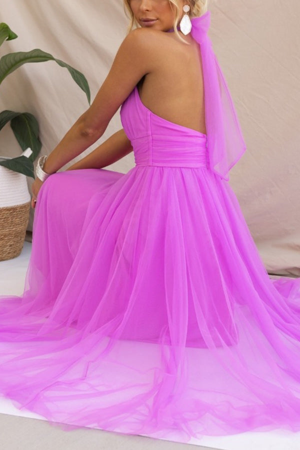 Maxikleid mit Neckholder und gerafften Details aus Tüll