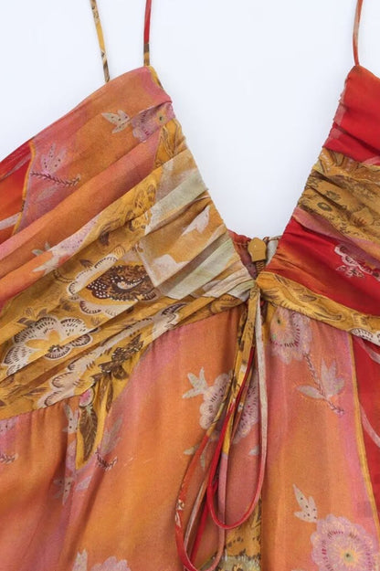 Fliessendes Damen Midi Kleid mit Blumenprint in natürlicher Pose