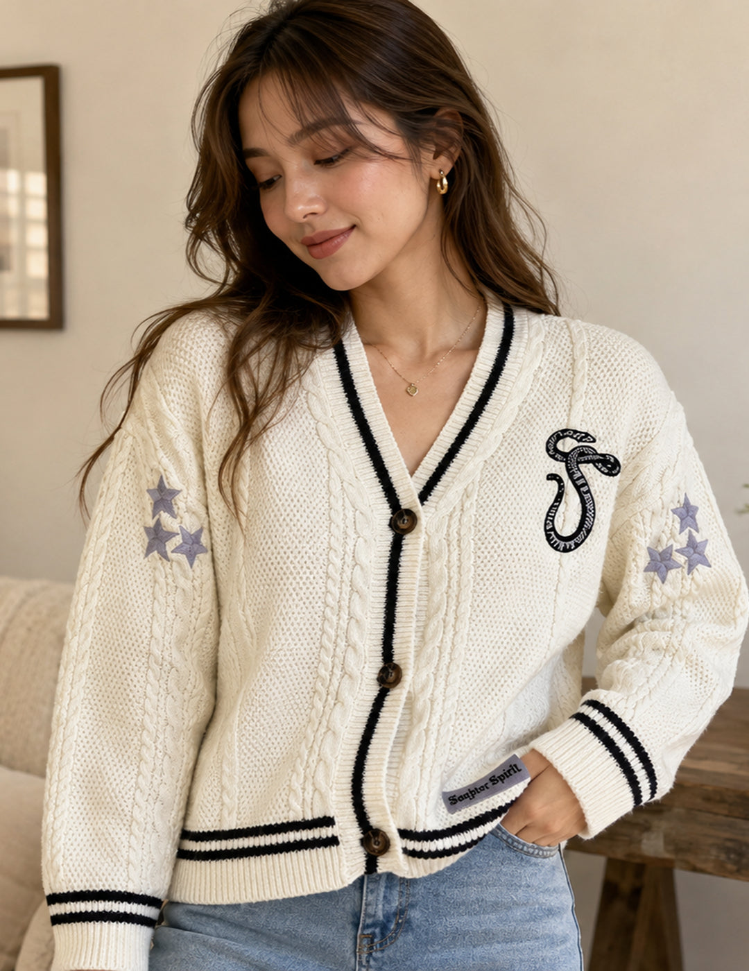 Damen Strickjacke Im College Stil Mit Zopfmuster