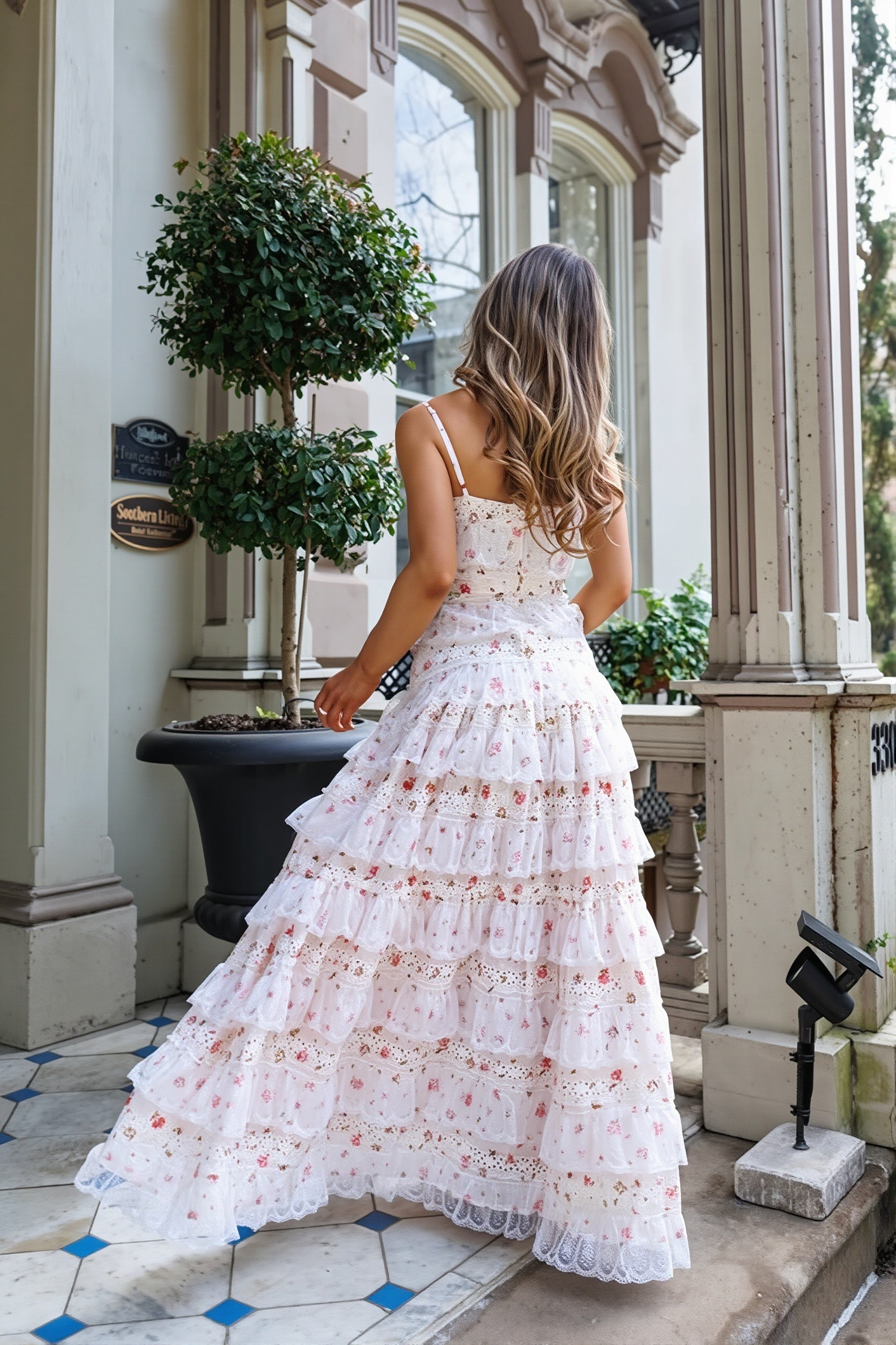 Damen Maxikleid mit Volants und Häkelspitze in luftigem Sommerlook