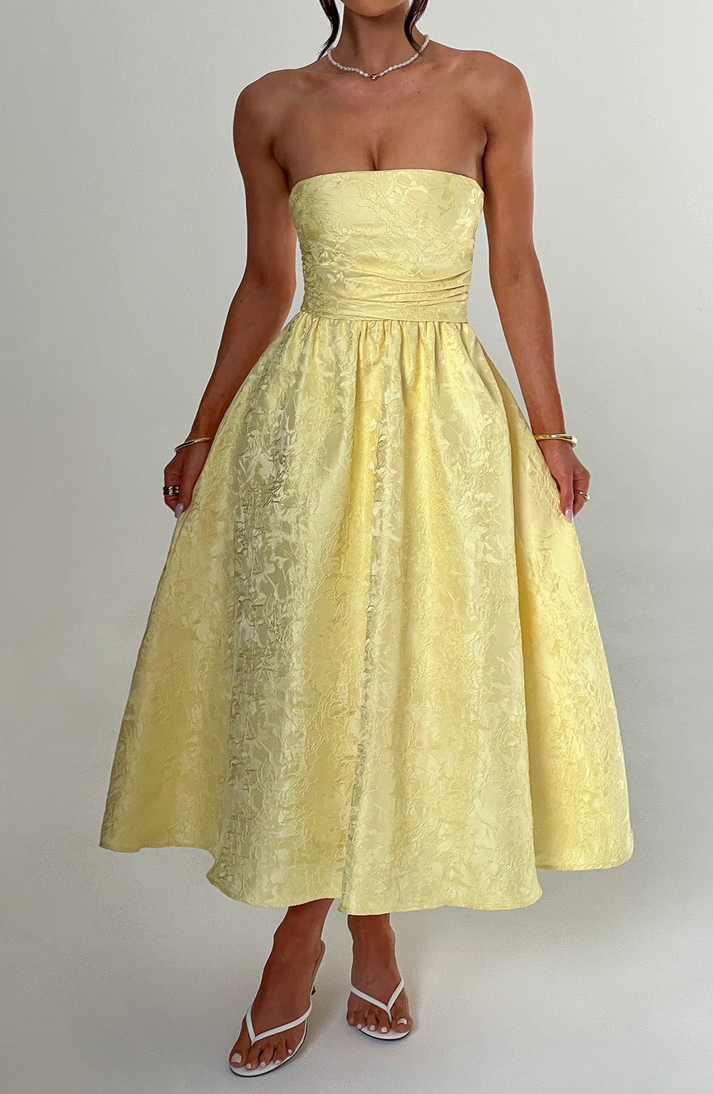 Florales Jacquard trägerloses Midikleid in Zitronengelb