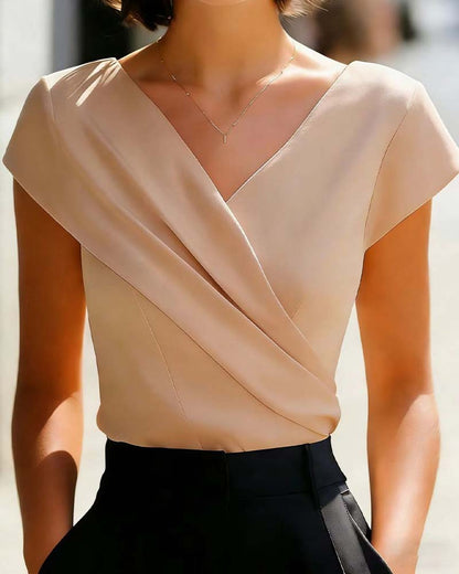 Damen T-Shirt mit V-Ausschnitt als Basic-Oberteil in schlichter Ausführung