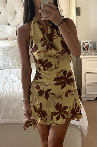 Detailansicht vom Halterneck und Blumenprint am Mini Kleid