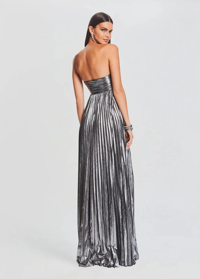 Silbernes trägerloses Kleid für Hochzeitsgäste