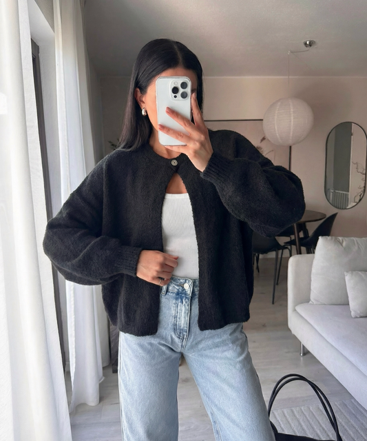 Schwarzer Damen-Cardigan mit klassischem Schnitt für vielseitige Outfits