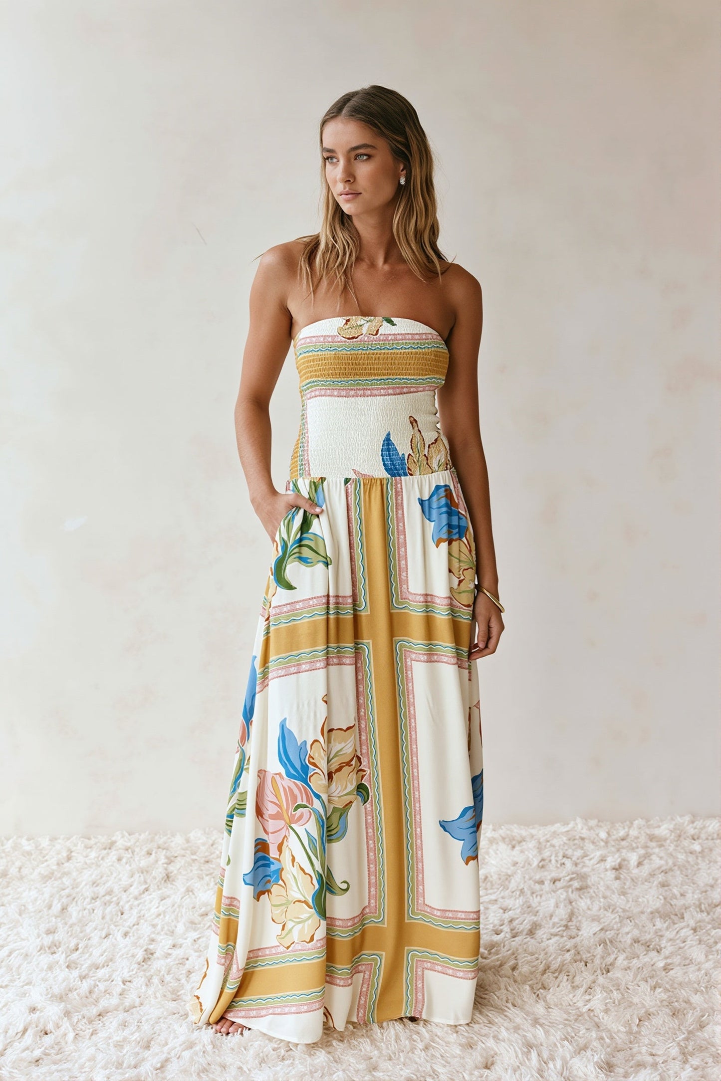 Florales Maxikleid für Damen mit schulterfreiem Bandeau-Oberteil