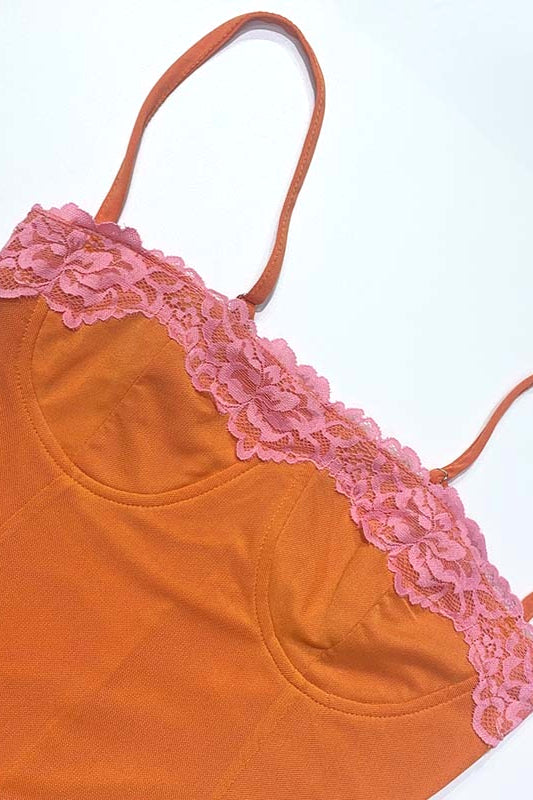 Rückansicht vom Damen Midi Kleid mit feinen Trägern