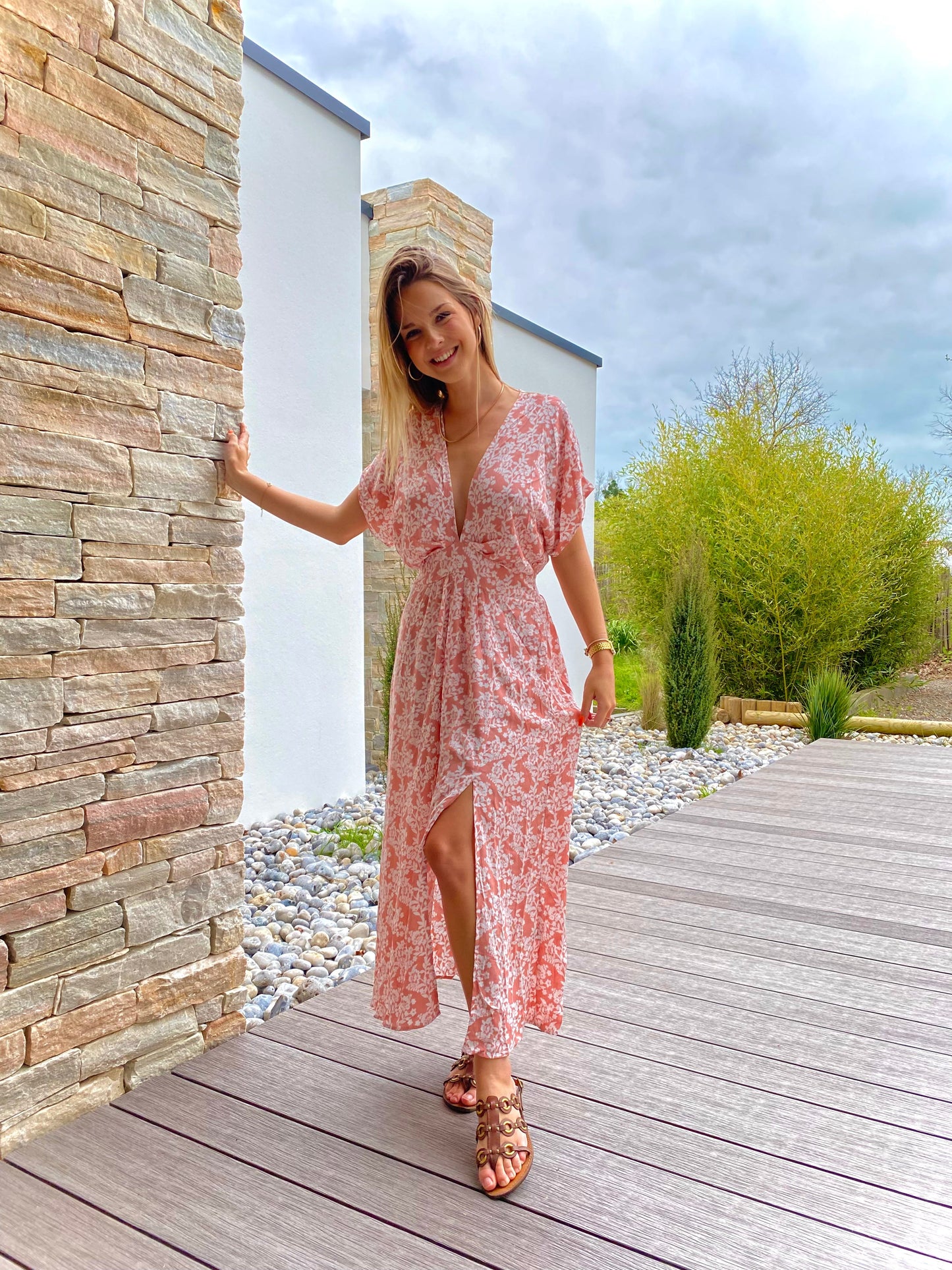 Puderrosa Bohemian Maxikleid mit Schlitz