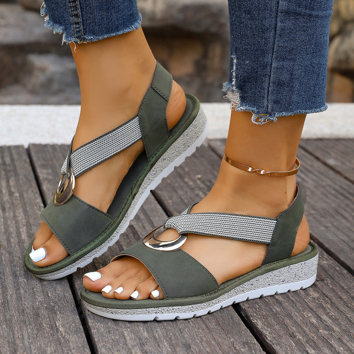 Damen-Sandalen mit mehreren Riemen