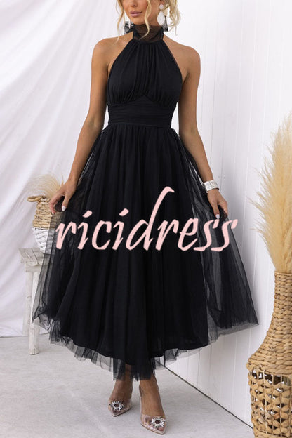 Maxikleid mit Neckholder und gerafften Details aus Tüll